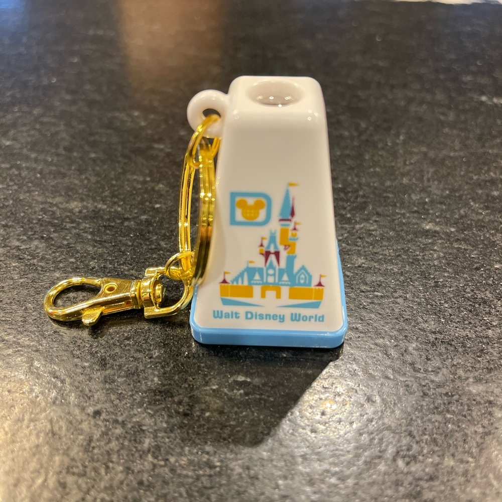 Walt Disney World 50th Anniversary Vault Collection Keychain viewfinder